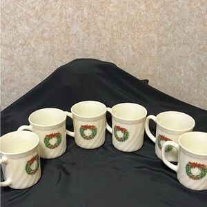 Festive Wreath Cream Mugs Set